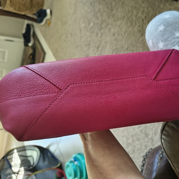 Louis Vuitton Raspberry Lockme Leather Shoulder Bag W/COA - Picture 12 of 15